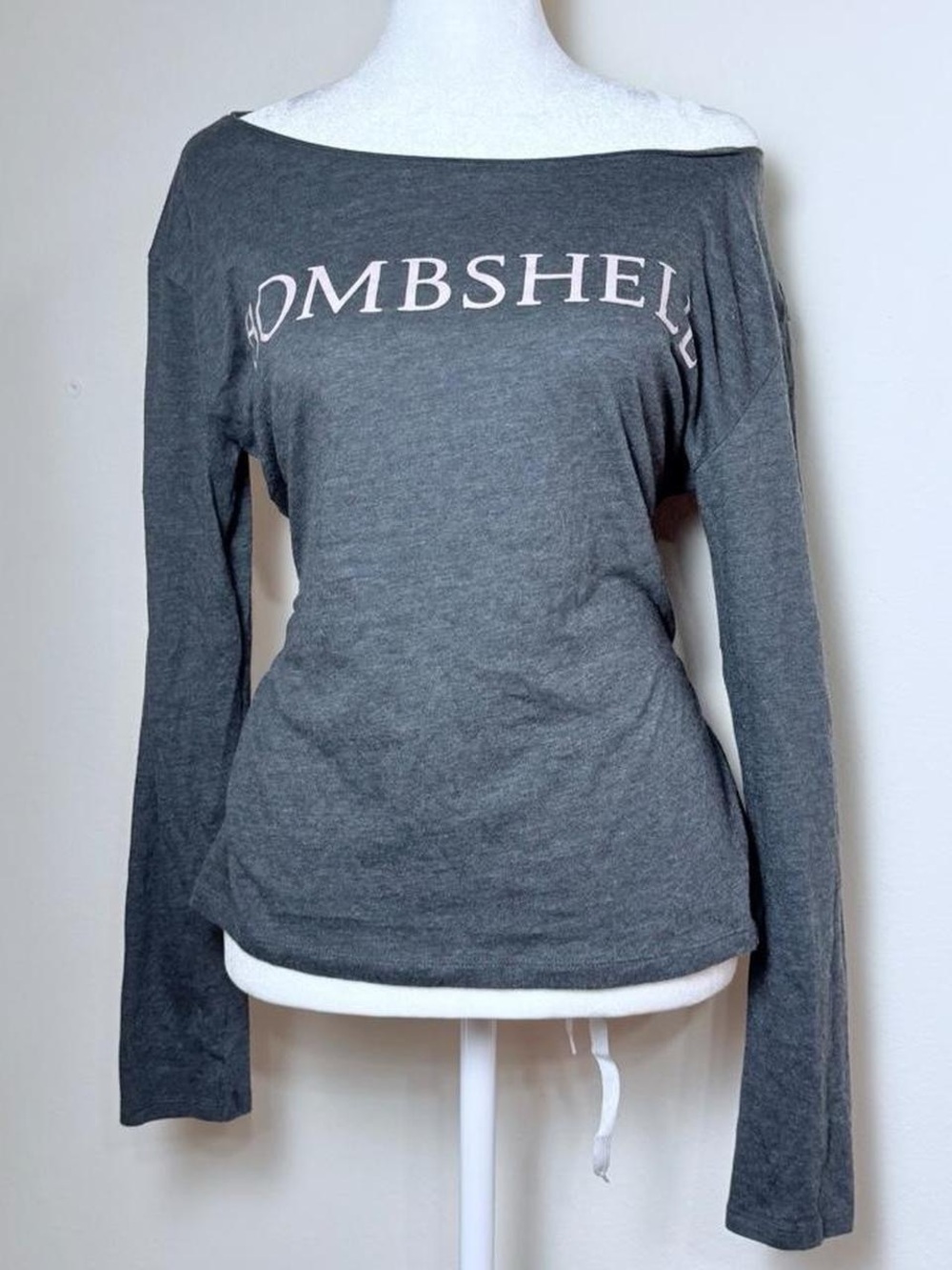 Victoria’s Secret bombshell longsleeve